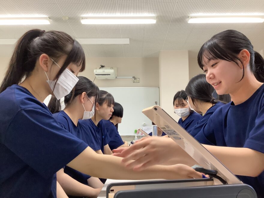 コラボ授業を行いました